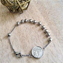 Load image into Gallery viewer, Pulsera Rosario con Medalla Escapulario